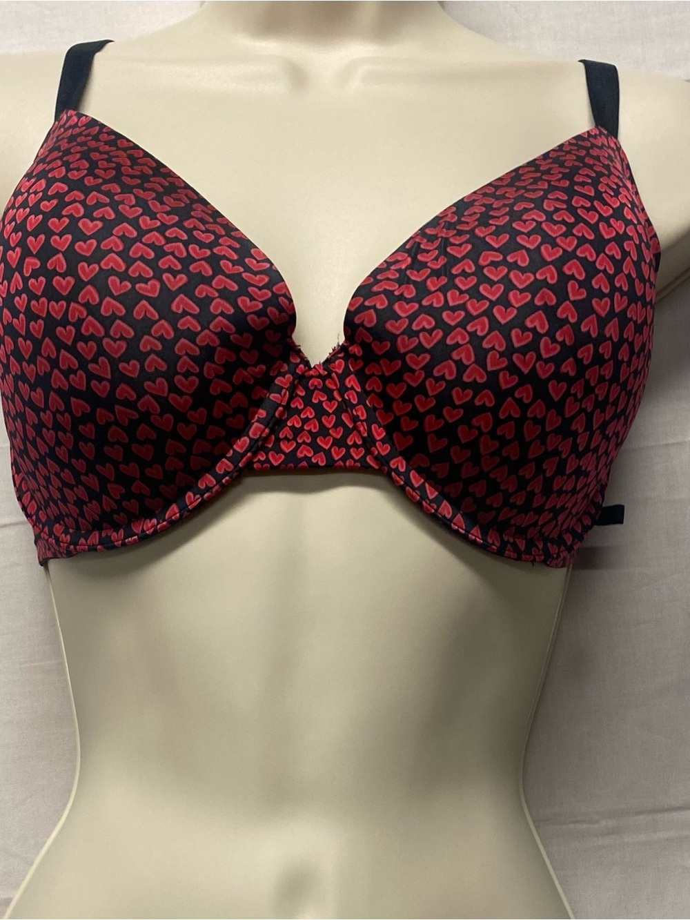 Victoria's Secret Black T-Shirt Bra with Red Heart Print